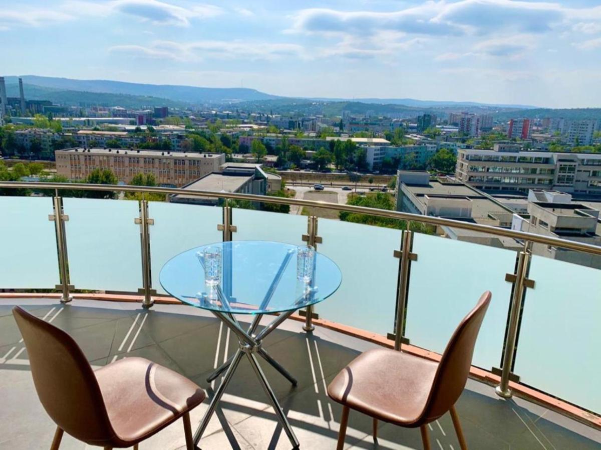 Cityscape Apartment Near Palas Mall Яш Екстериор снимка