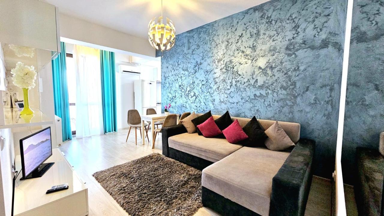 Cityscape Apartment Near Palas Mall Яш Екстериор снимка