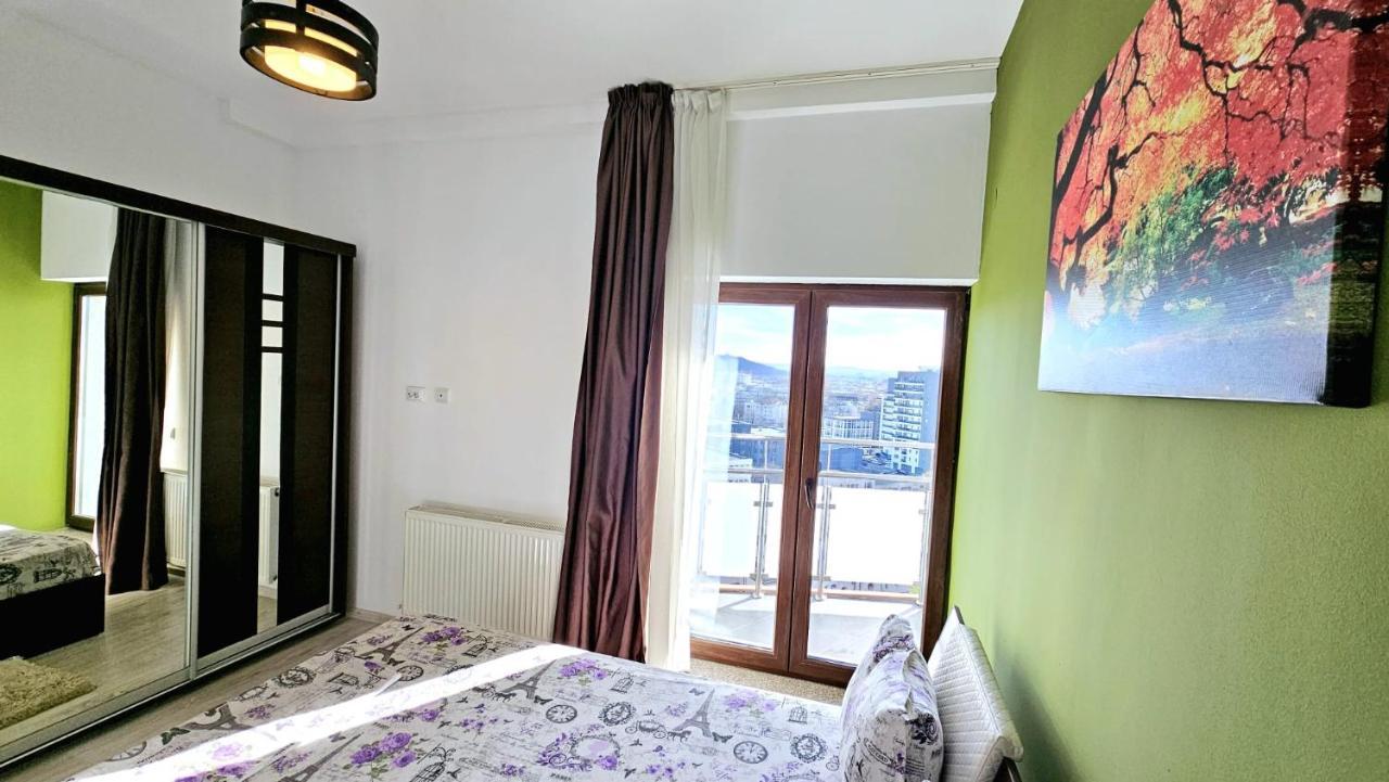 Cityscape Apartment Near Palas Mall Яш Екстериор снимка