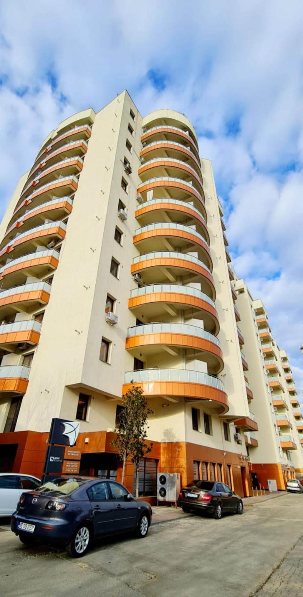 Cityscape Apartment Near Palas Mall Яш Екстериор снимка