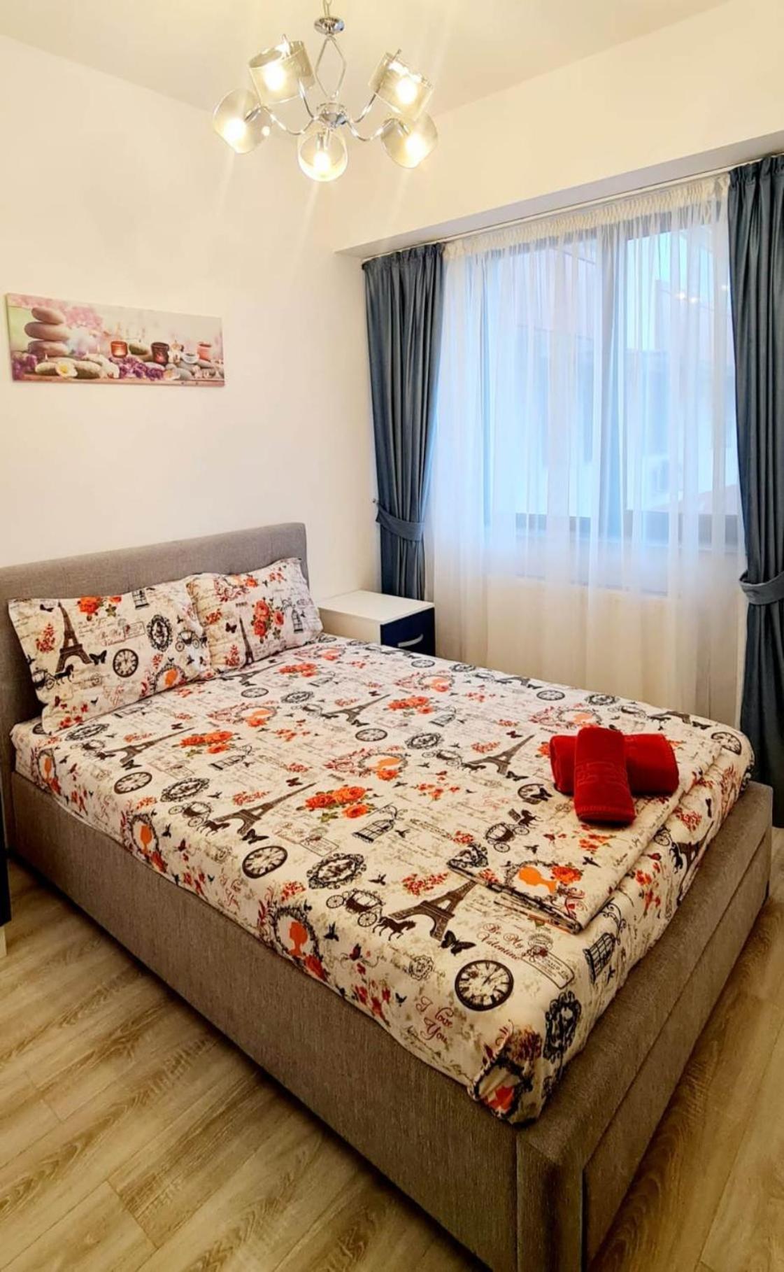 Cityscape Apartment Near Palas Mall Яш Екстериор снимка